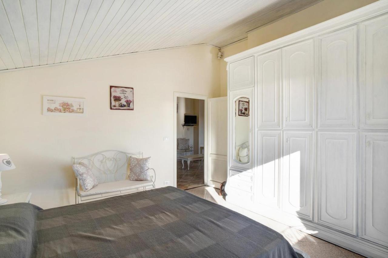 Le Casasse Apartment Империа Екстериор снимка